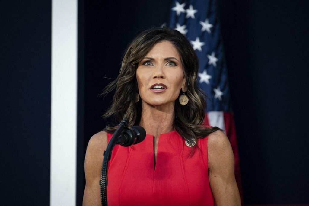 kristi noem height kristi noem height