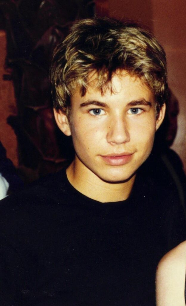 jonathan taylor thomas wife