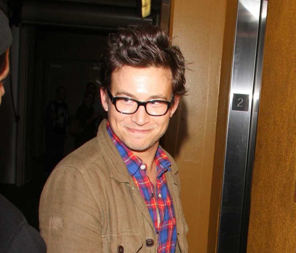 jonathan taylor thomas wife